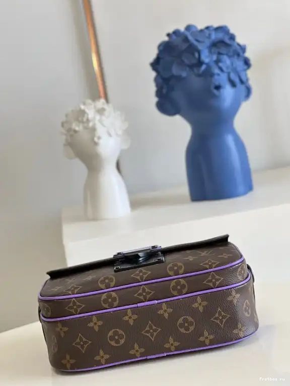 First bag ru MESSENGER LOCK LOUIS VUITTON S 0706